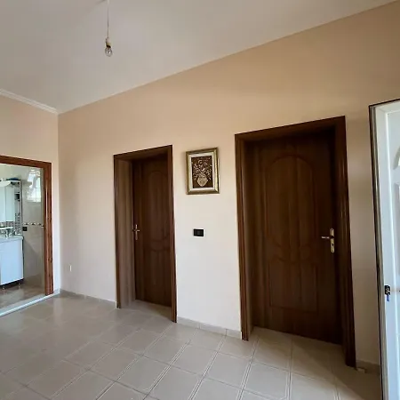 Flat In Tiran