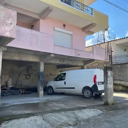 Flat In טיראנה